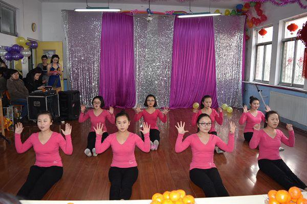 一名合格的幼师应该具备哪些职业素养 一名合格的幼师应该具备哪些职业素养