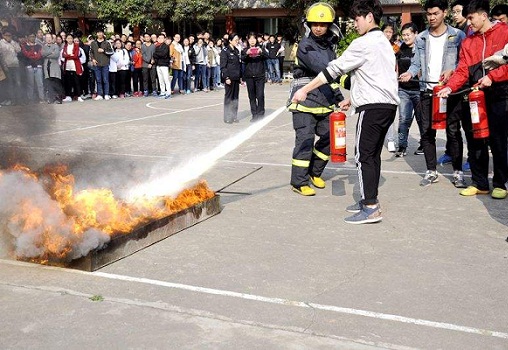 成都幼专组织学生逃生自救演习 成都幼专组织学生逃生自救演习